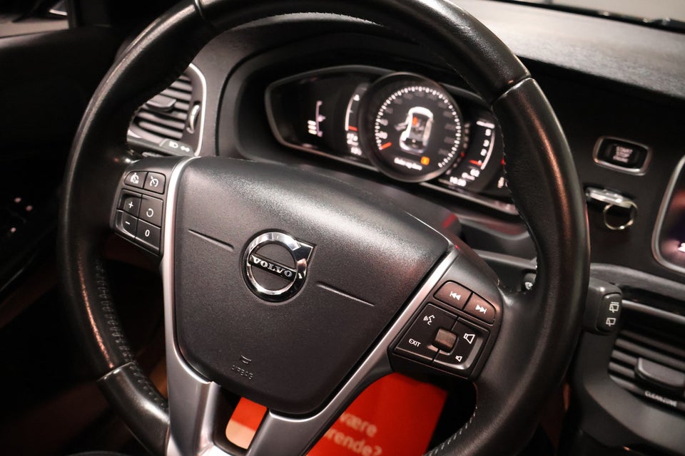 Volvo V40 2,0 D3 150 Momentum aut. 5d