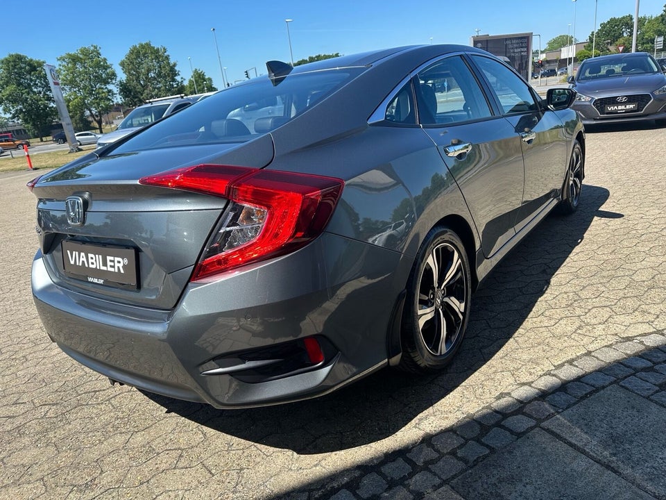 Honda Civic 1,5 VTEC Turbo Executive CVT 5d