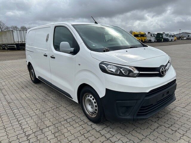 Toyota ProAce 1,6 D 115 Medium Base 5d