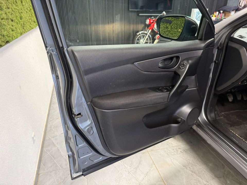 Nissan Qashqai 1,2 Dig-T 115 Visia 5d