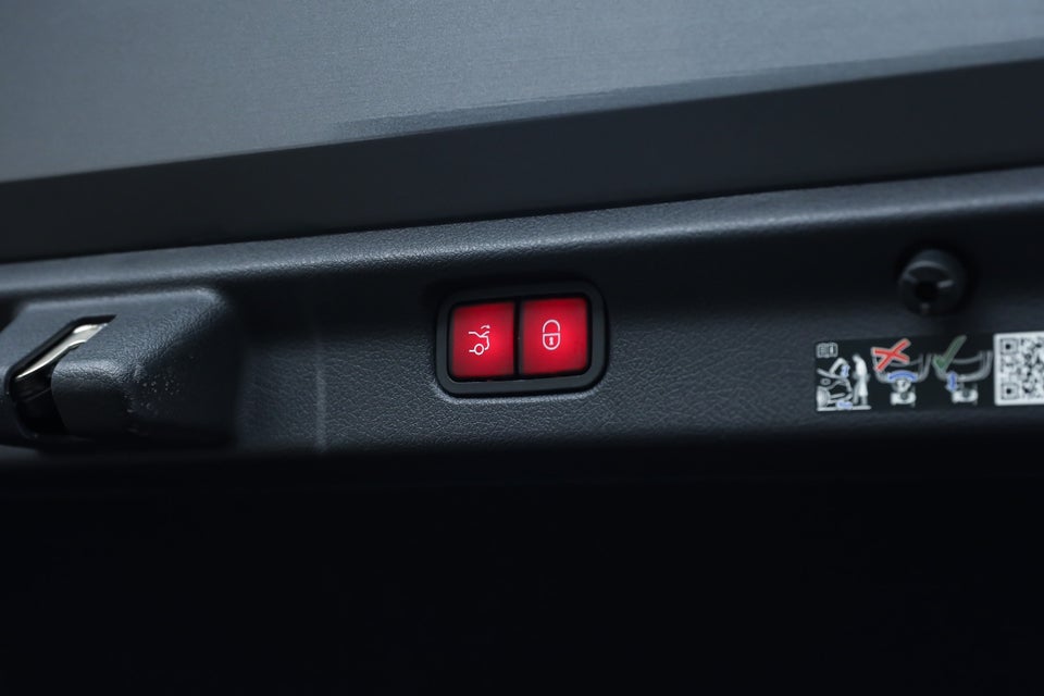 Mercedes EQE350 Electric Art 4d