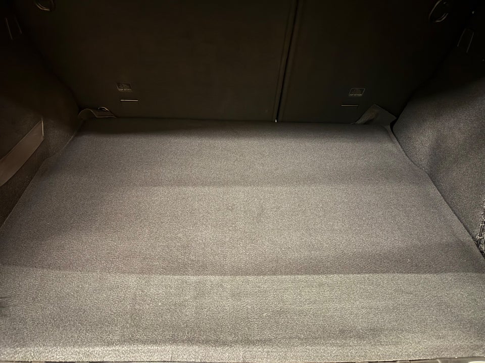 Peugeot 2008 1,2 e-THP 110 Allure Sky 5d