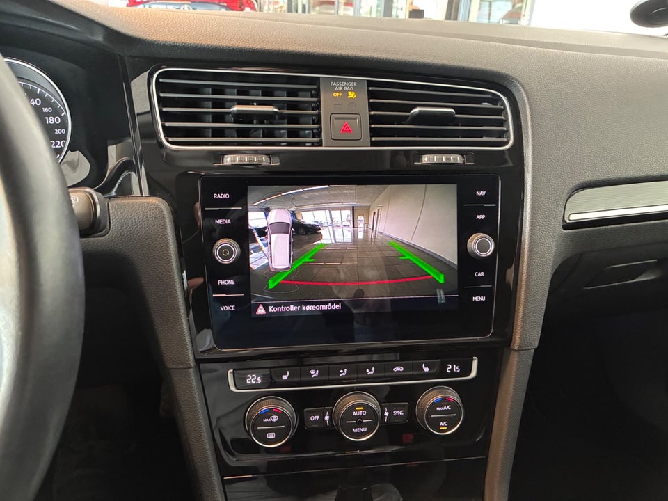 VW Golf VII 1,5 TSi 150 Highline Variant DSG 5d