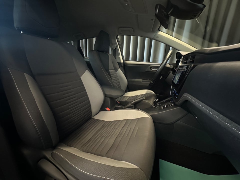 Toyota Auris 1,8 Hybrid H2 Comfort CVT 5d