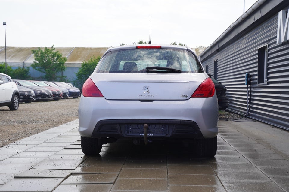Peugeot 308 1,6 VTi 120 Access 5d