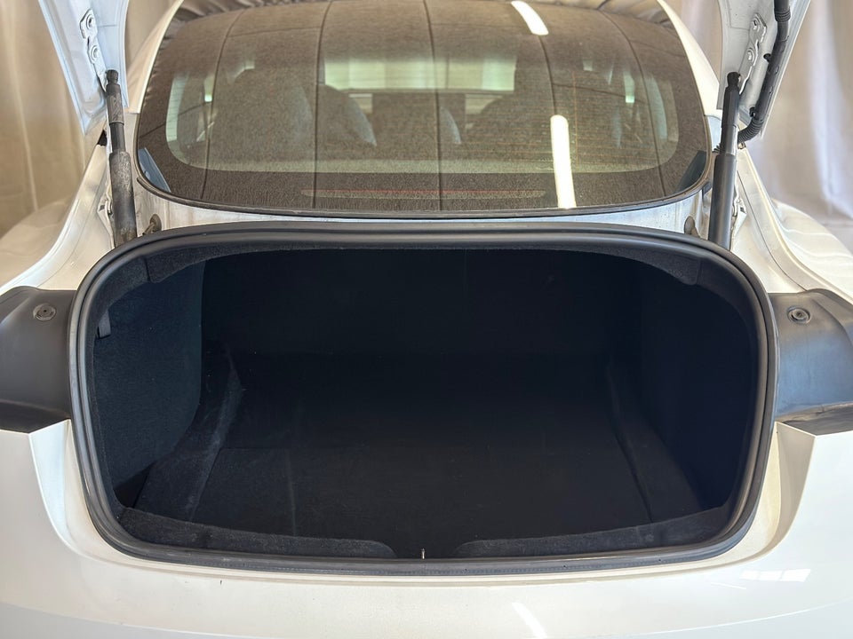 Tesla Model 3 RWD 4d