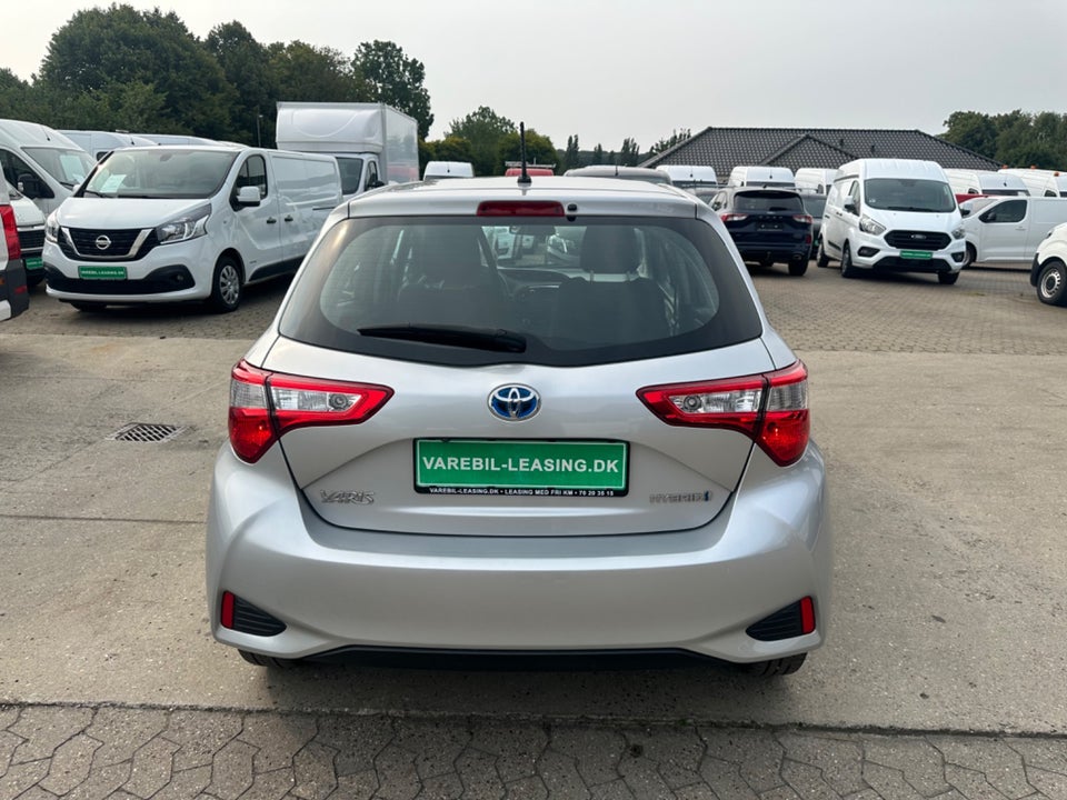 Toyota Yaris 1,5 Hybrid H1 e-CVT Van 5d