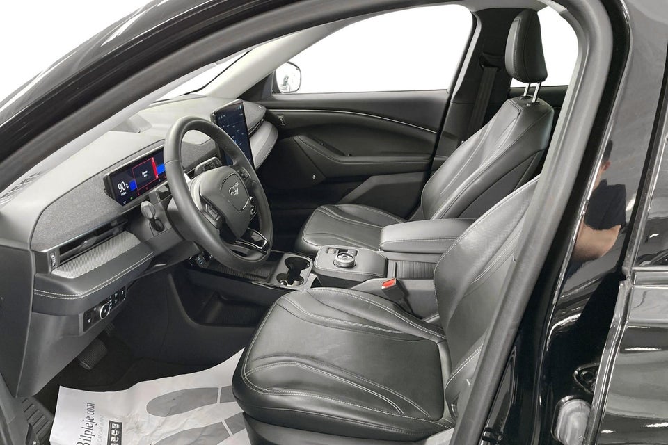 Ford Mustang Mach-E 70 Standard Range 5d