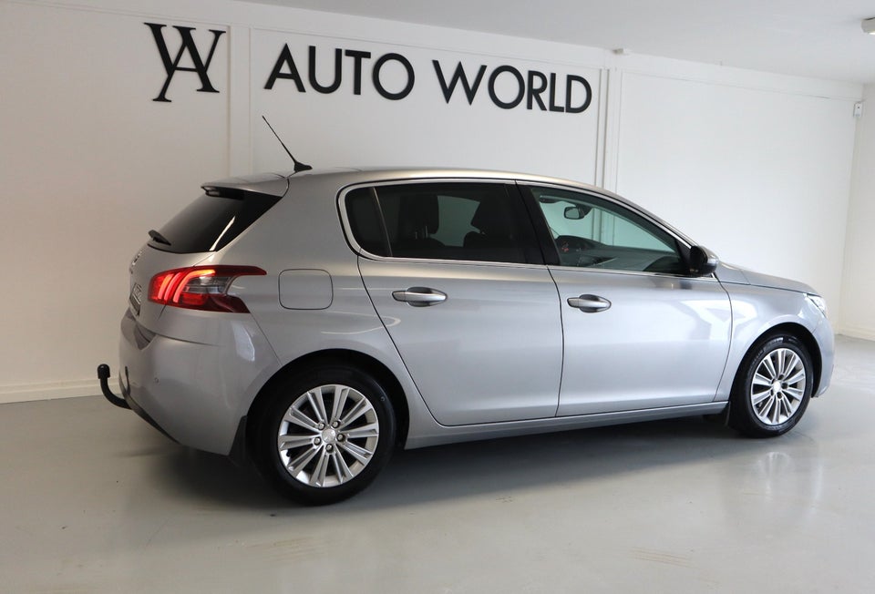 Peugeot 308 1,6 BlueHDi 120 Allure Sky 5d