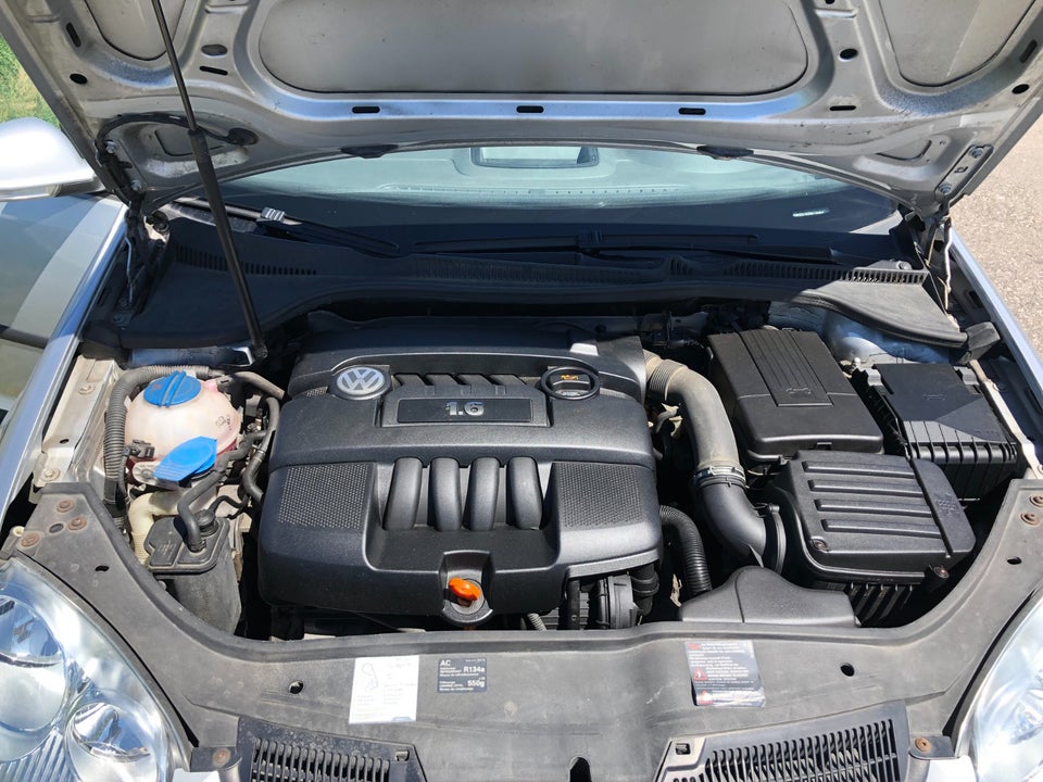 VW Golf V 1,6 Comfortline 5d