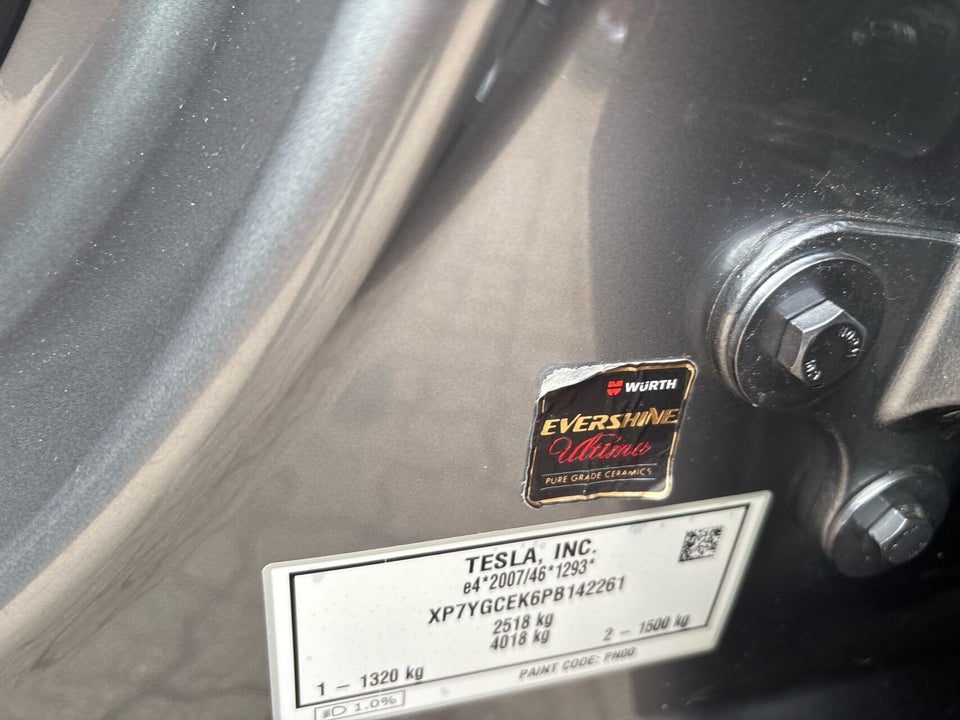 Tesla Model Y Long Range AWD 5d