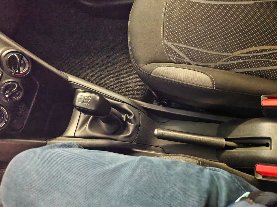 Peugeot 208 1,6 e-HDi 92 Active 5d