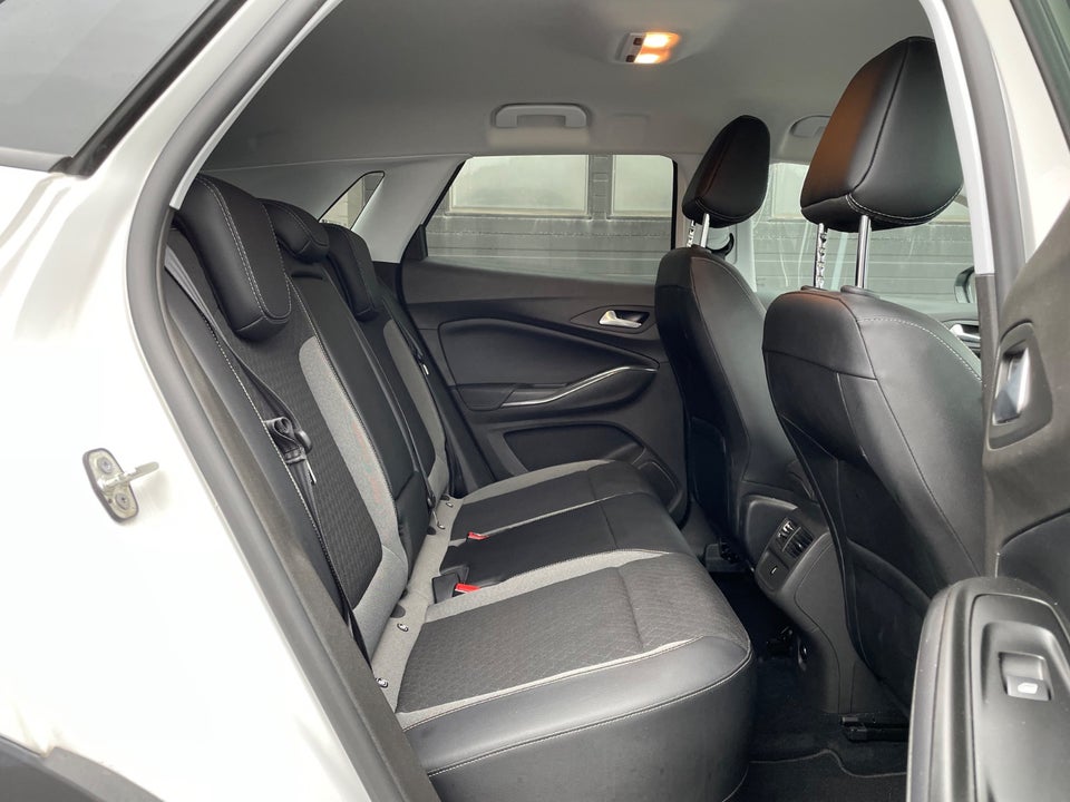 Opel Grandland X 1,6 Hybrid4 Ultimate aut. 5d