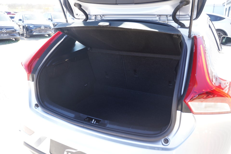 Volvo V40 1,6 D2 115 Kinetic Drive-E 5d