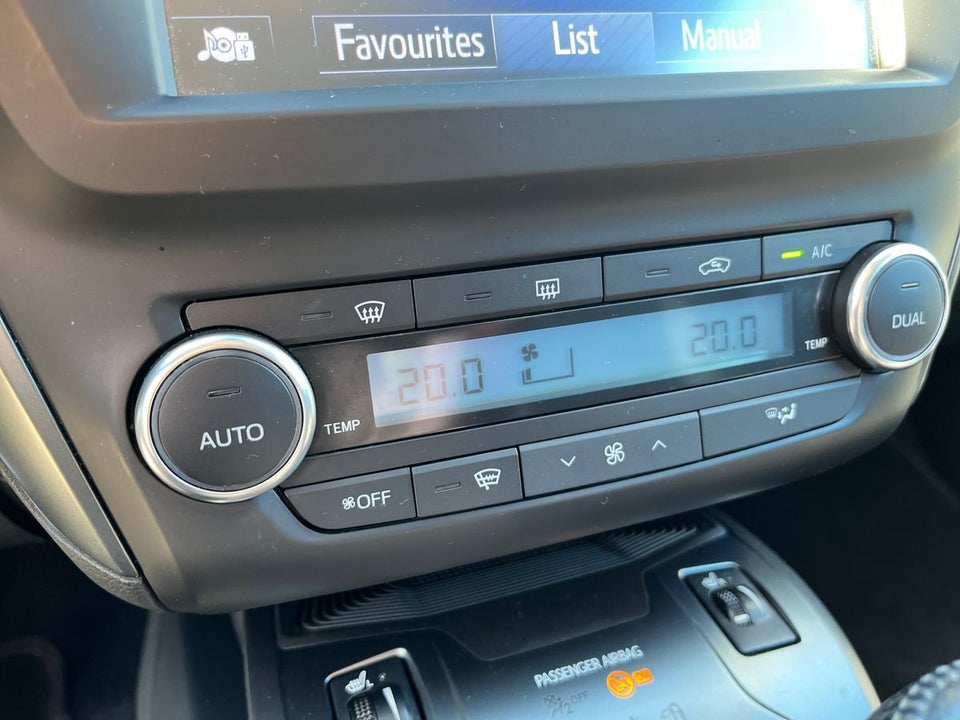 Toyota Avensis 1,8 VVT-i T2 Selected Touring Sports MDS 5d