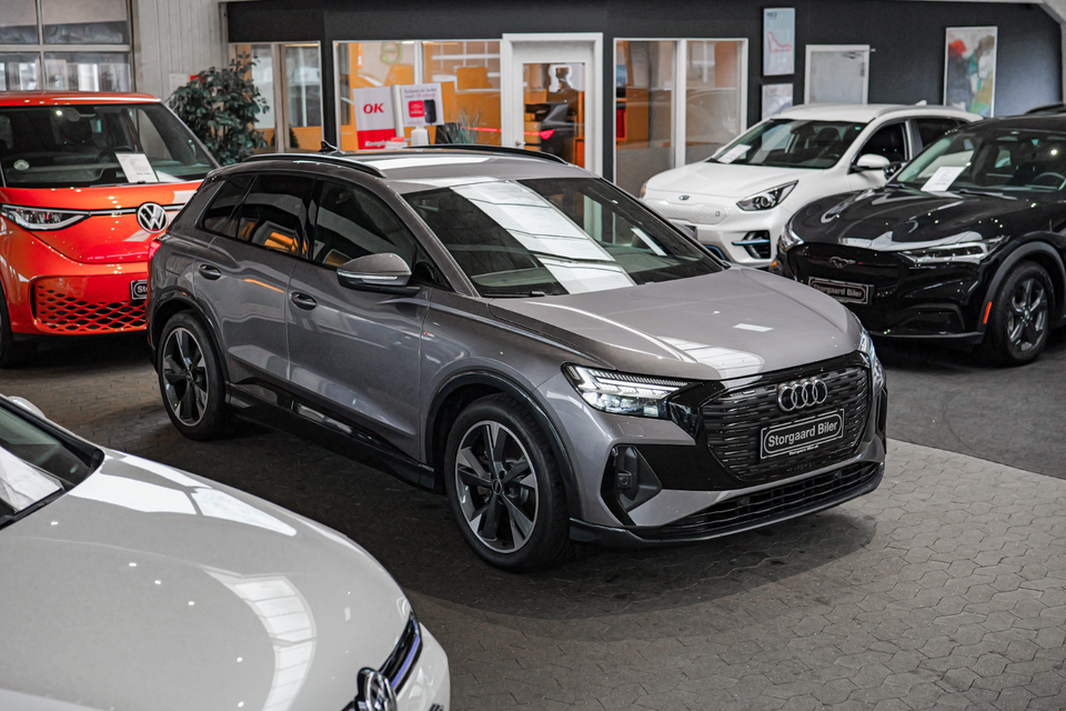 Audi Q4 e-tron 45 S-line quattro 5d