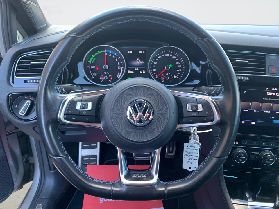 VW Golf VII 1,4 GTE DSG 5d