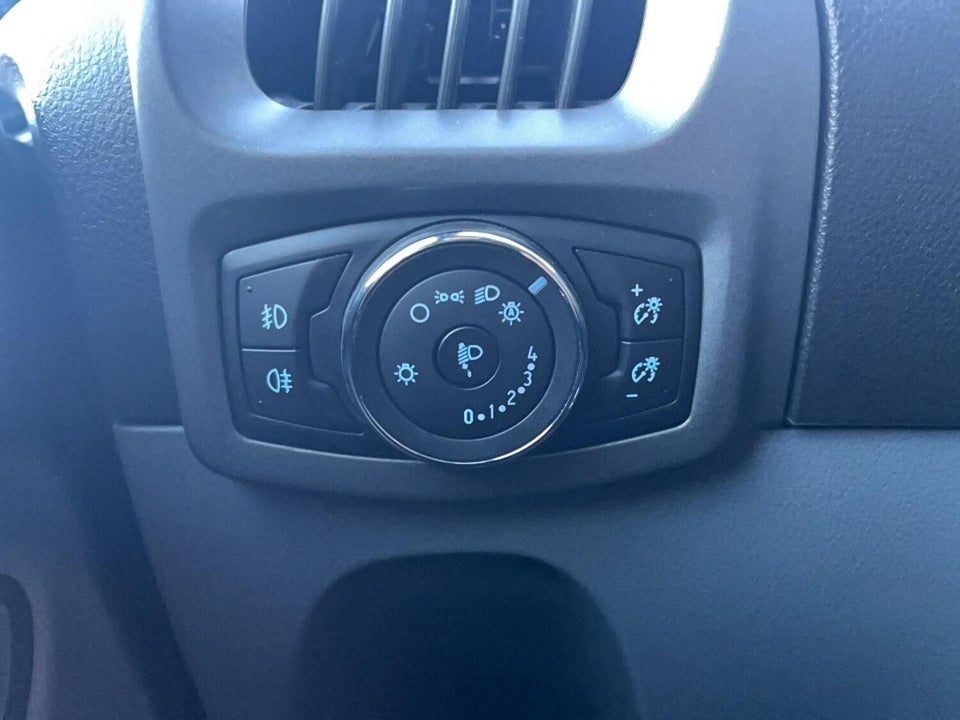 Ford Transit Custom Kombi 310L 2,0 TDCi 130 Ambiente aut.