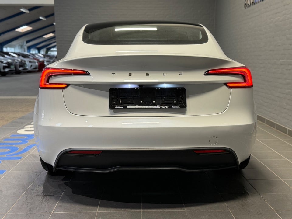 Tesla Model 3 RWD 4d