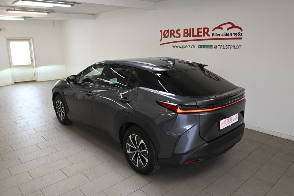 Lexus RZ300e Executive 5d