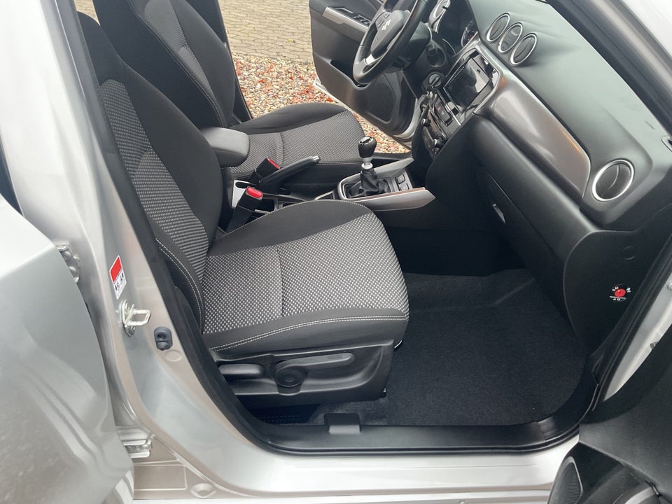 Suzuki Vitara 1,4 mHybrid Active 5d