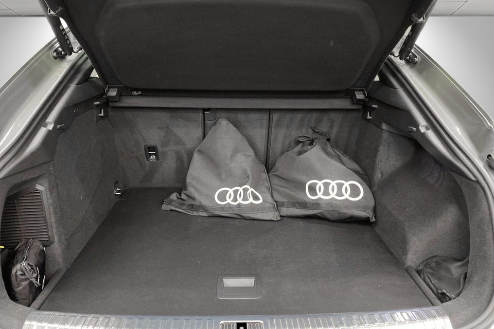 Audi Q3 45 TFSi e Attitude+ Sportback S-tr. 5d