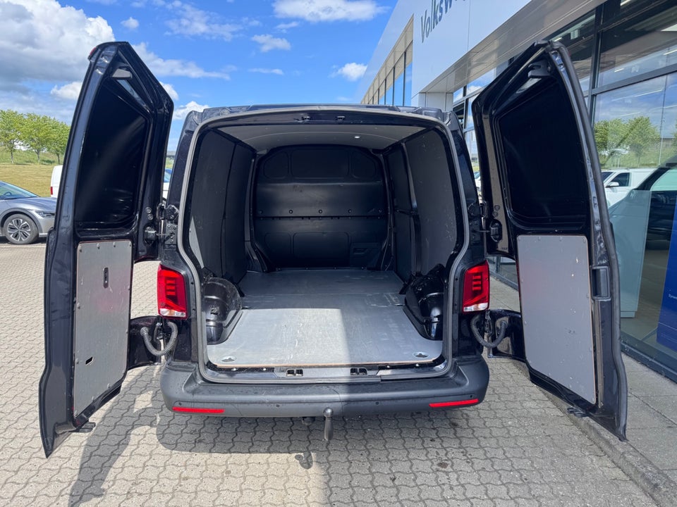 VW Transporter 2,0 TDi 150 Kassevogn DSG lang