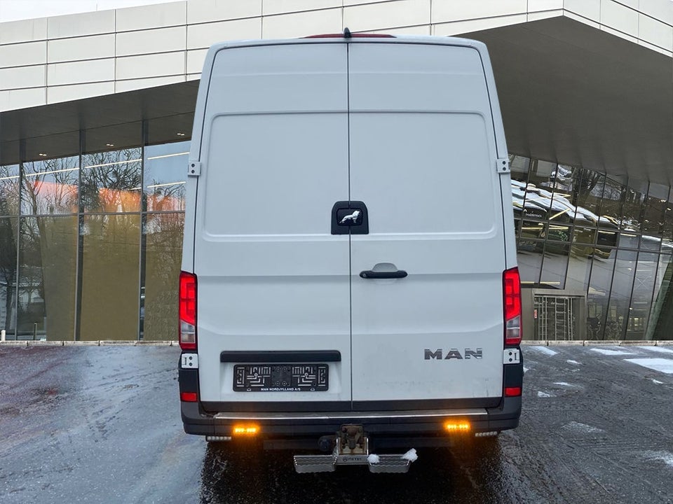 MAN TGE 2,0 3.180 Kassevogn L3H3 aut. FWD