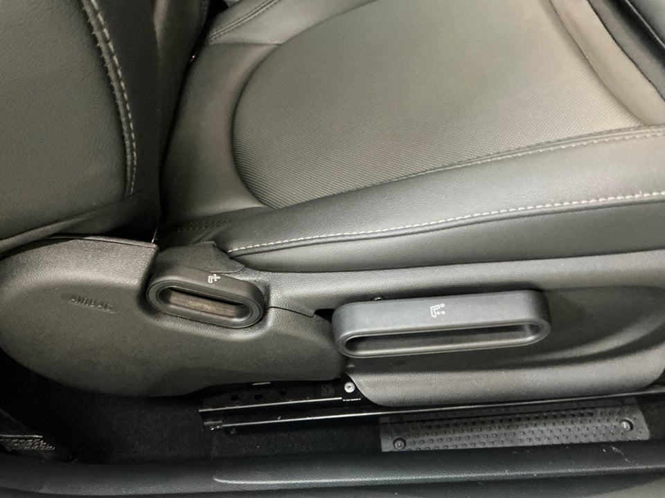 MINI Cooper SE Maximise 3d