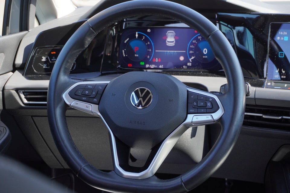 VW Golf VIII 1,4 eHybrid DSG 5d