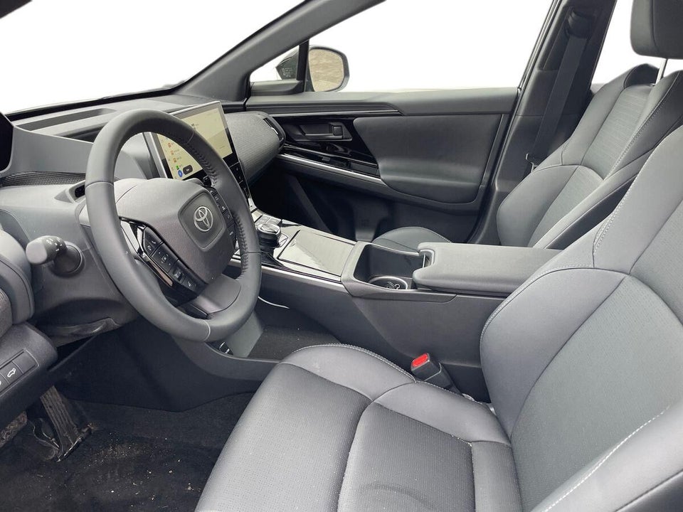 Toyota bZ4X Executive 5d