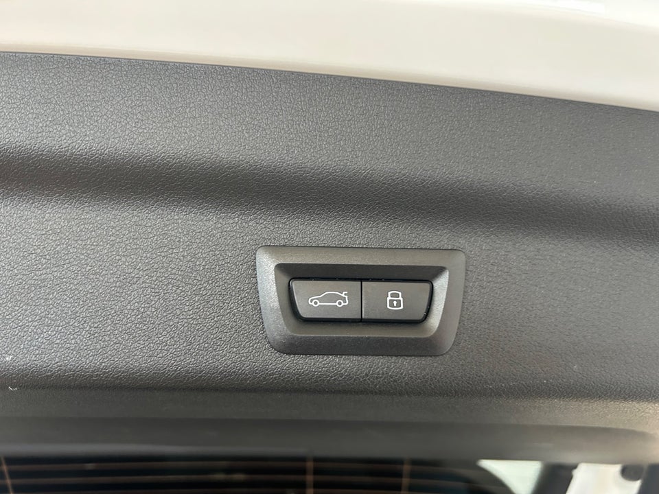 BMW iX1 xDrive30 Fully Charged M-Sport 5d