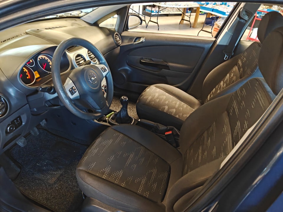 Opel Corsa 1,2 16V Cosmo 5d
