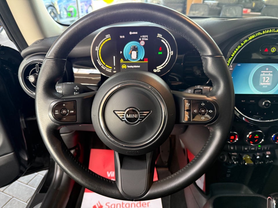 MINI Cooper SE Classic Trim 3d