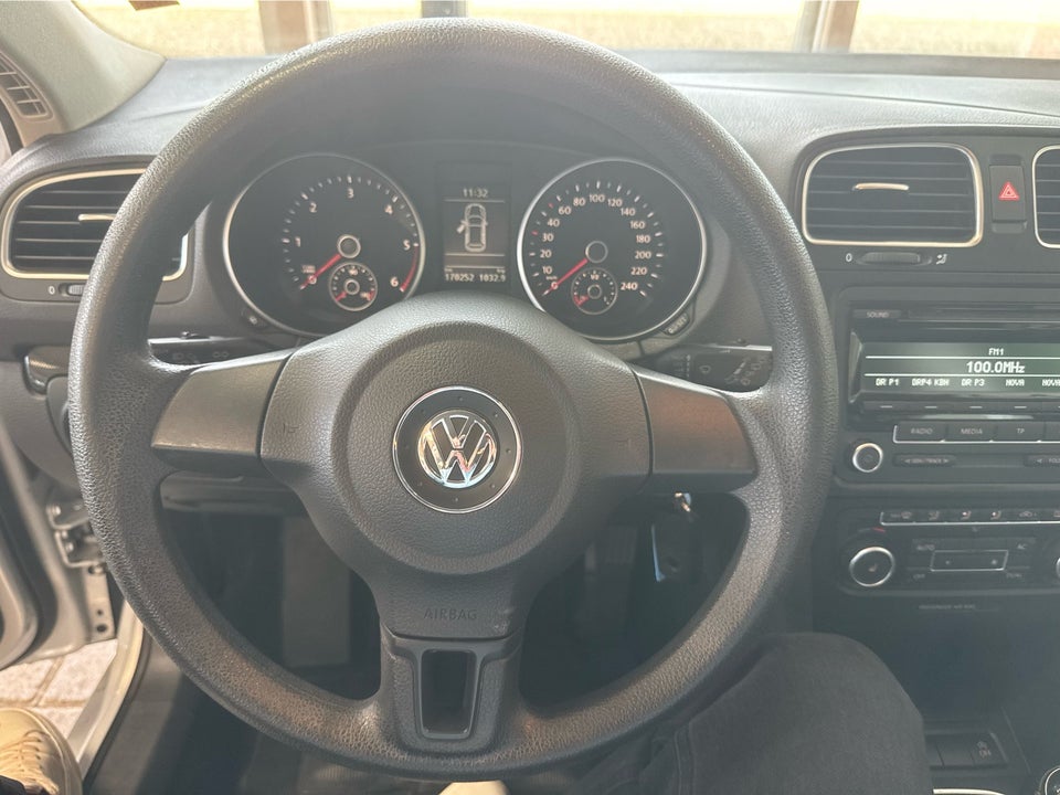VW Golf VI 1,6 TDi 105 Comfortline Variant BMT 5d