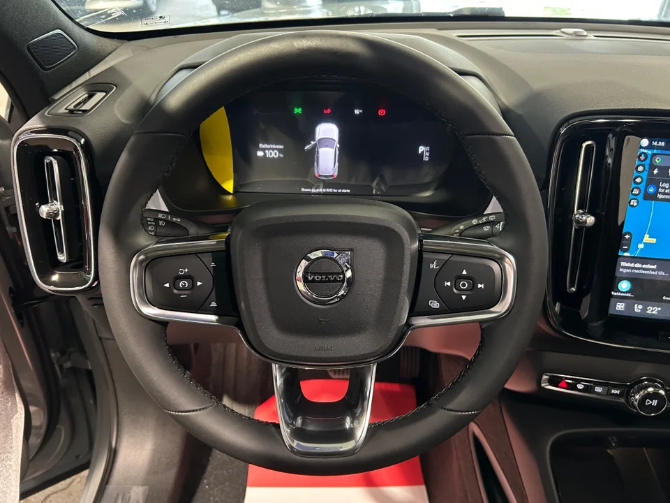 Volvo EX40 Extended Range Plus 5d