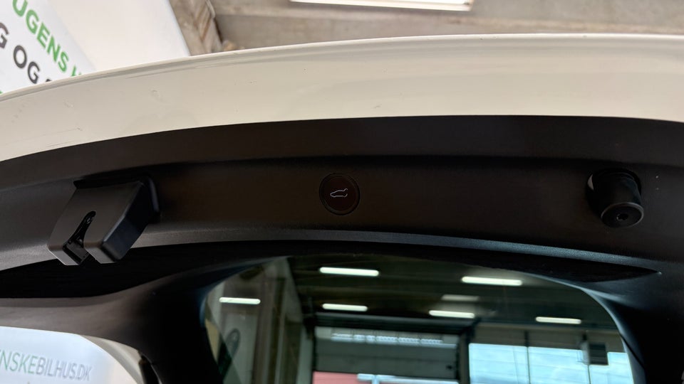 Tesla Model Y Long Range AWD 5d