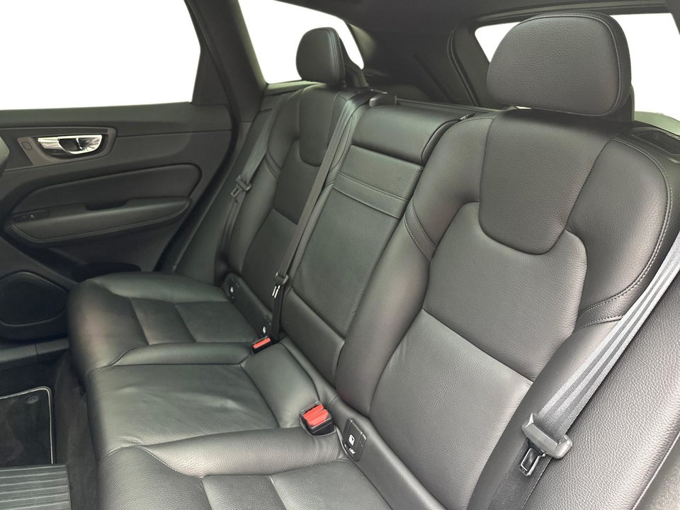 Volvo XC60 2,0 T8 407 R-Design aut. AWD 5d