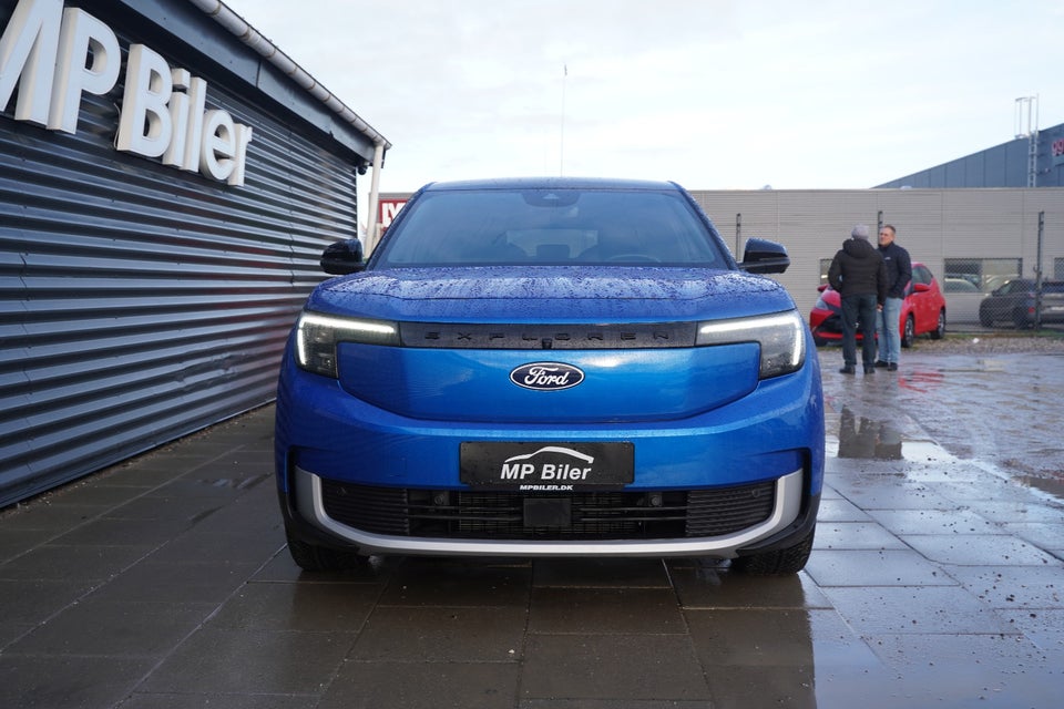 Ford Explorer 84 Select Extended Range AWD 5d