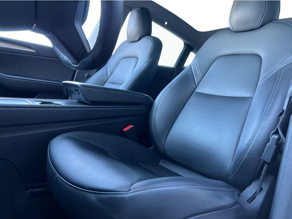 Tesla Model Y Long Range AWD 5d