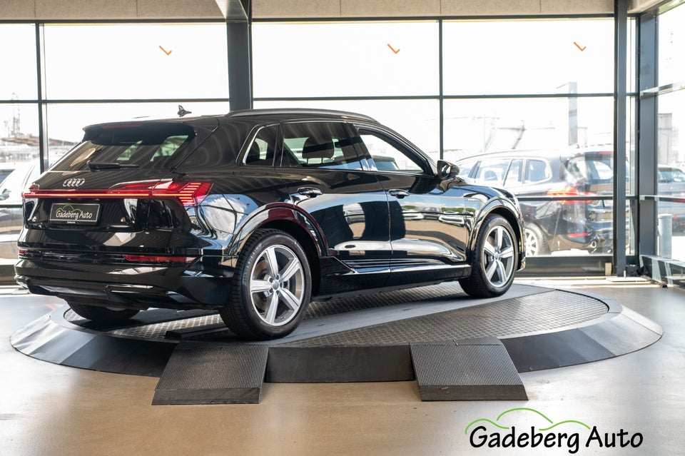 Audi e-tron 55 S-line quattro 5d
