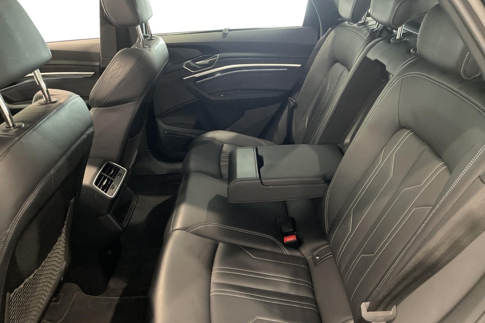 Audi SQ8 e-tron quattro 5d