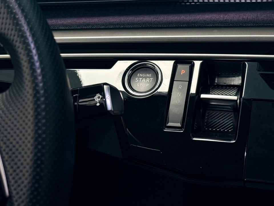 Peugeot e-3008 77 GT Pack 5d