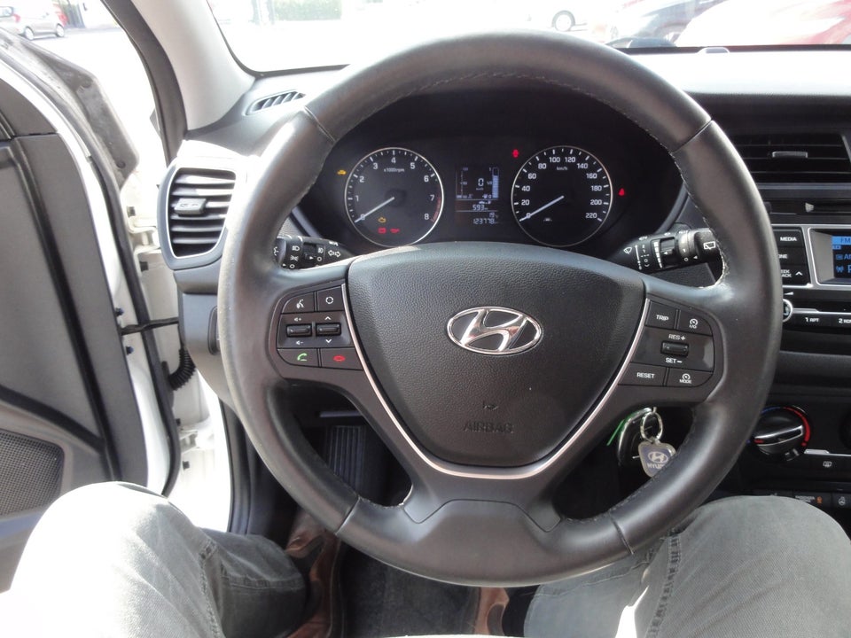 Hyundai i20 1,25 Trend 5d