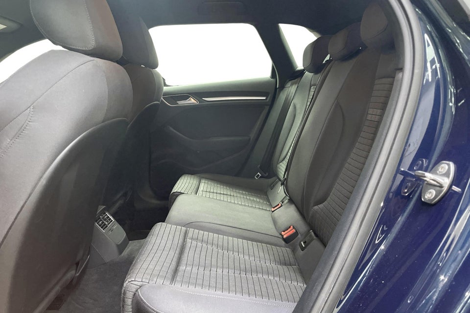 Audi A3 35 TFSi Sport Limited Sportback S-tr. 5d