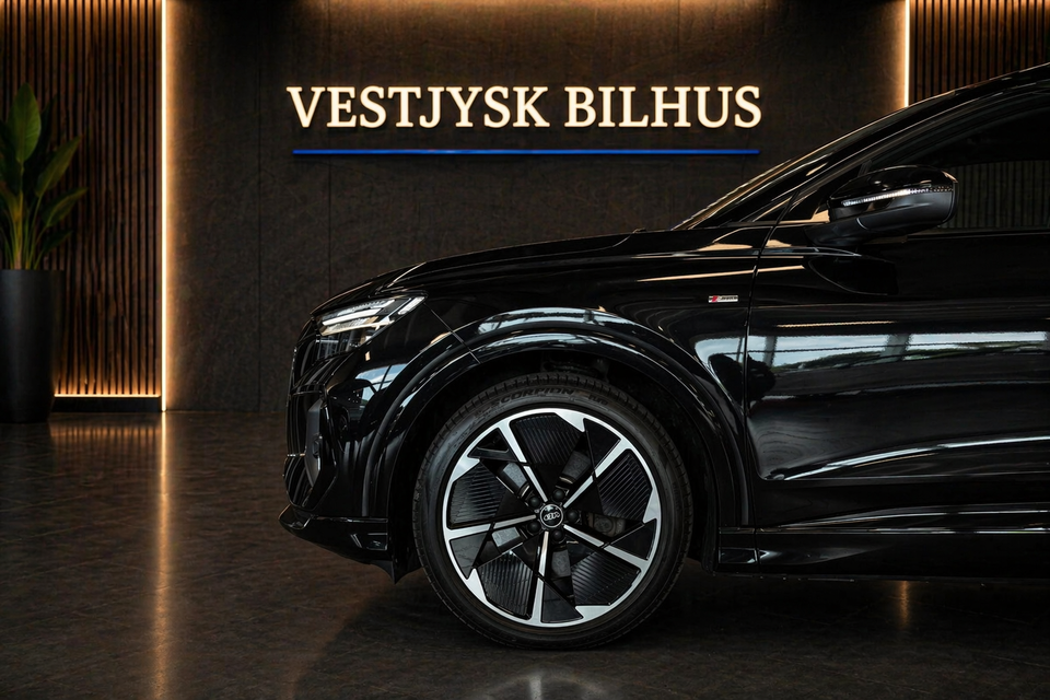 Audi Q4 e-tron 40 S-line 5d