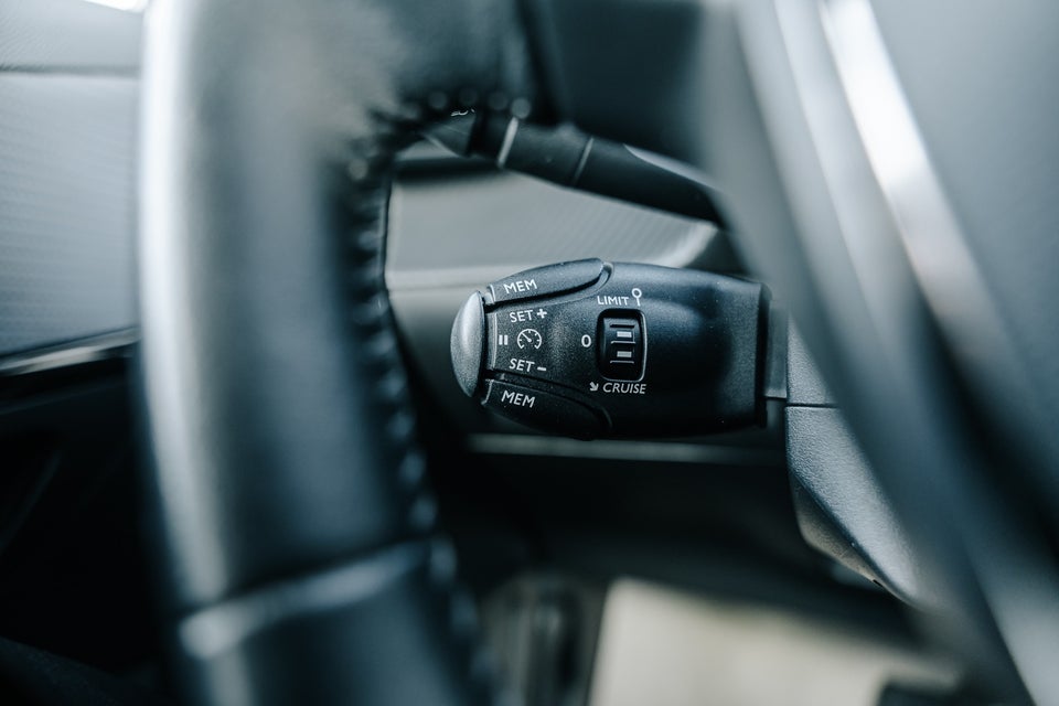 Peugeot e-208 50 Active 5d