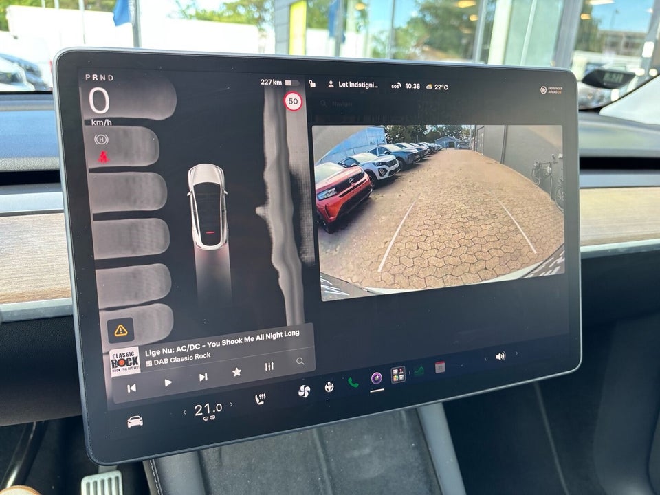 Tesla Model Y Long Range AWD 5d