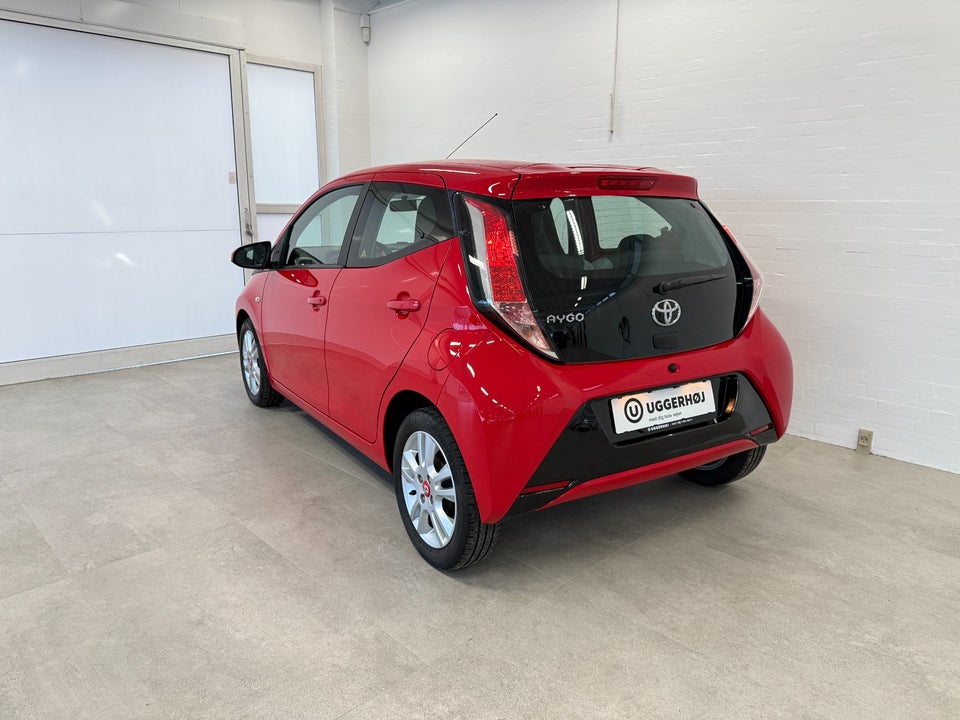 Toyota Aygo 1,0 VVT-i x-play 5d