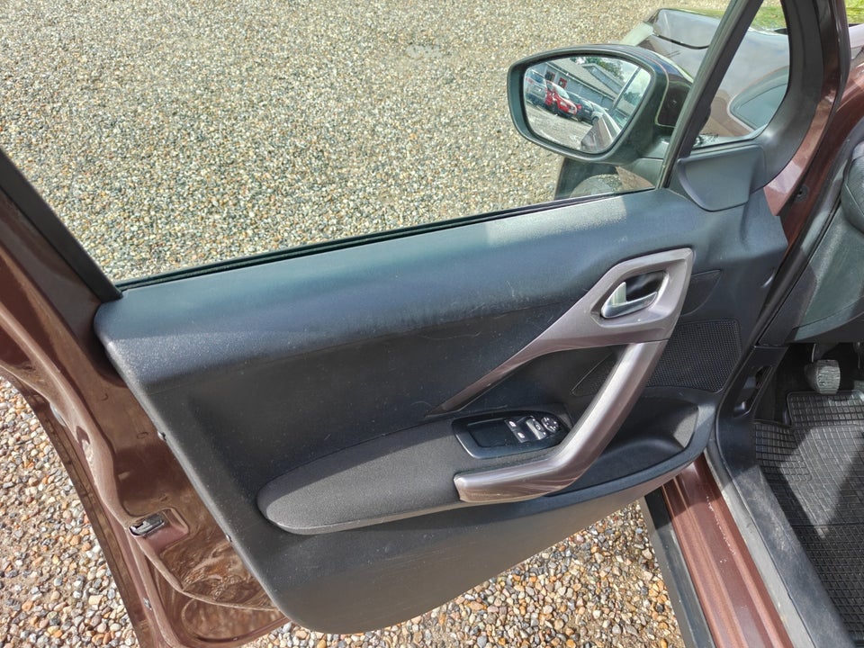 Peugeot 2008 1,2 VTi 82 Allure 5d